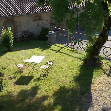 Le Logis Des Chons A La Campagne A Saint Hilaire Du Bois - Lys Layon Vakantiehuis *